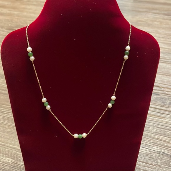 Gorgeous 14KT Gold Chain with Pearl and Jade Beads - Picture 2 of 5